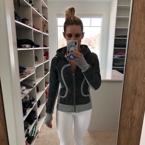 Lululemon size 4 scuba hoodie